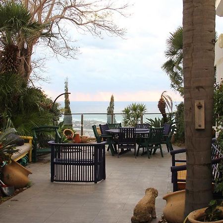 Boutique Apartment "Facing The Sea" Haifa Esterno foto