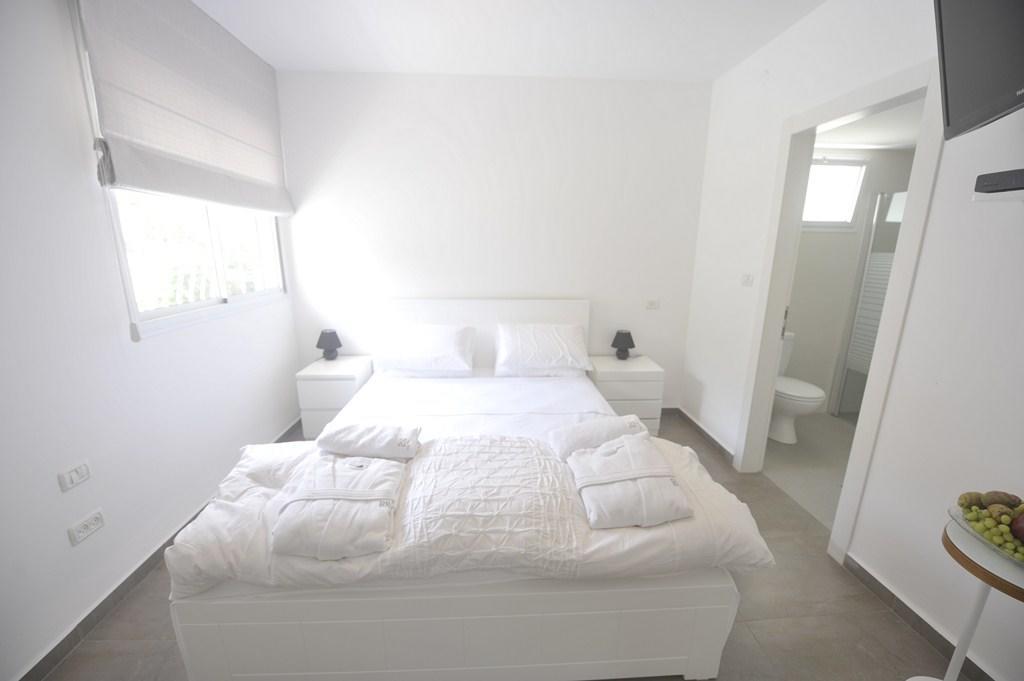 Boutique Apartment "Facing The Sea" Haifa Esterno foto