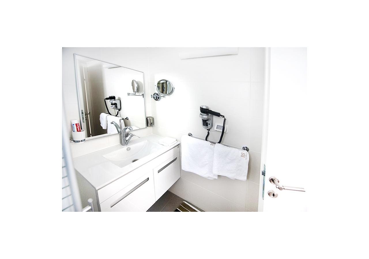 Boutique Apartment "Facing The Sea" Haifa Esterno foto