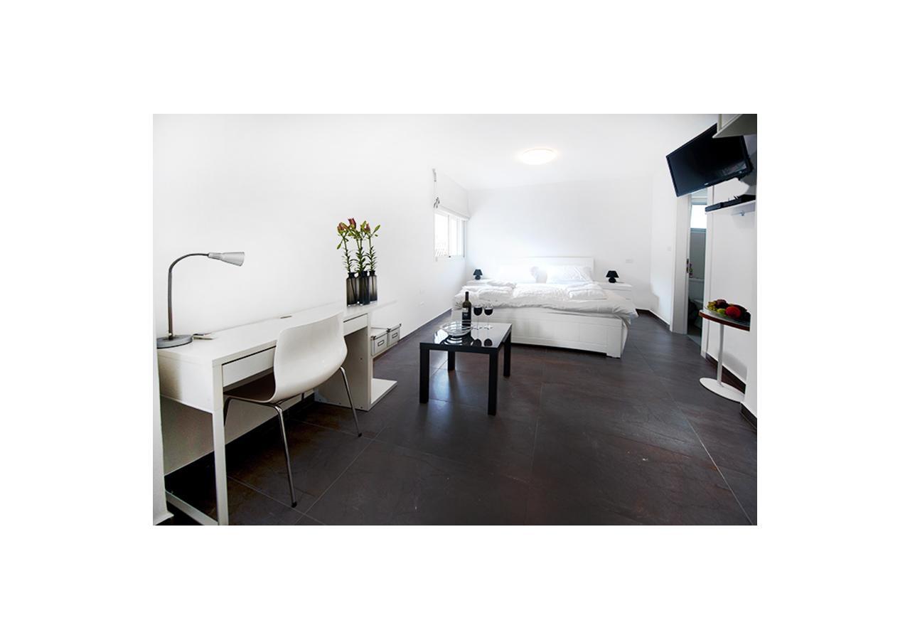 Boutique Apartment "Facing The Sea" Haifa Esterno foto