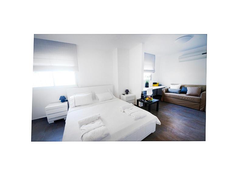 Boutique Apartment "Facing The Sea" Haifa Esterno foto